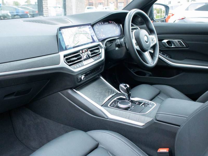 BMW 3 Series   Registered:2021(71)