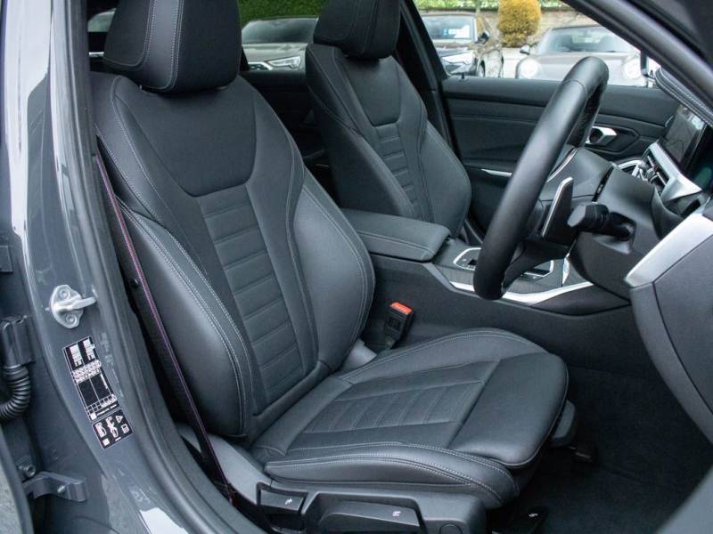 BMW 3 Series   Registered:2021(71)