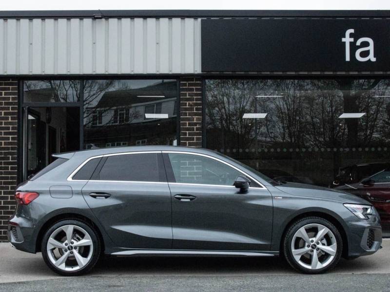 Audi A3   Registered:2022(22)