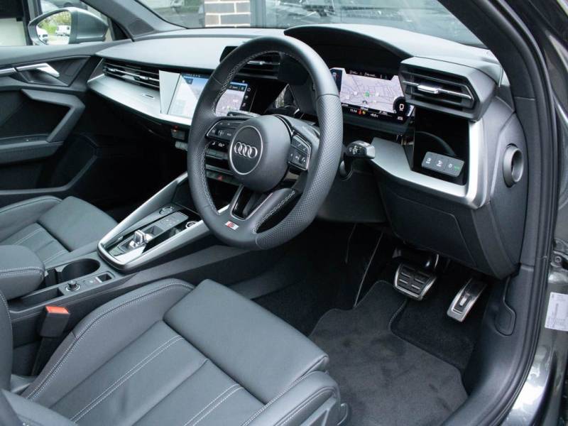 Audi A3   Registered:2022(22)