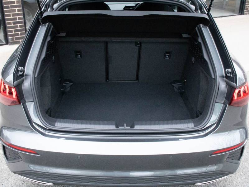 Audi A3   Registered:2022(22)