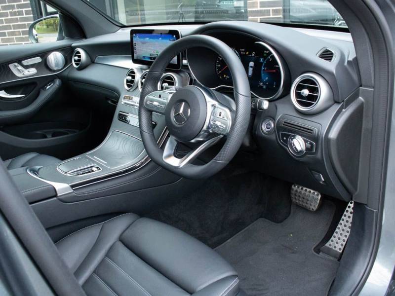 Mercedes Benz GLC   Registered:2020(20)