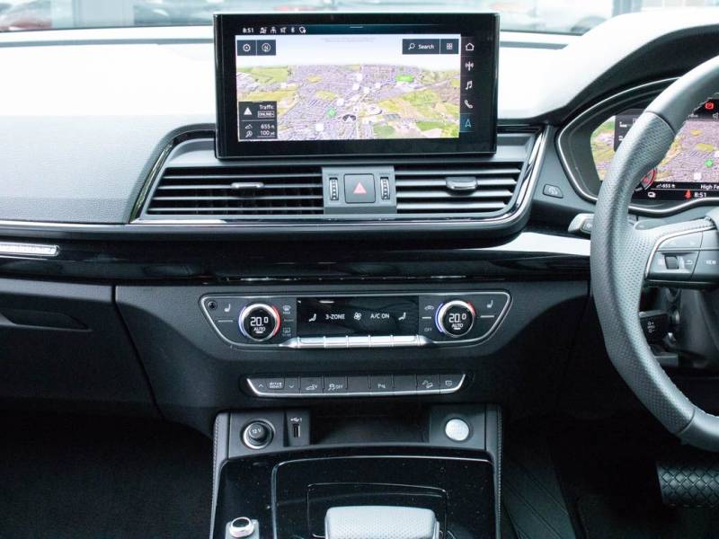 Audi Q5   Registered:2021(21)