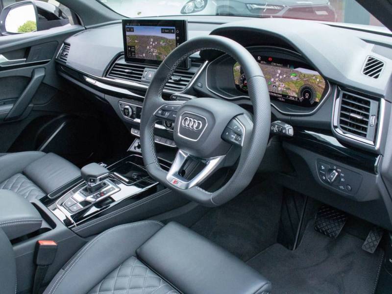Audi Q5   Registered:2021(21)