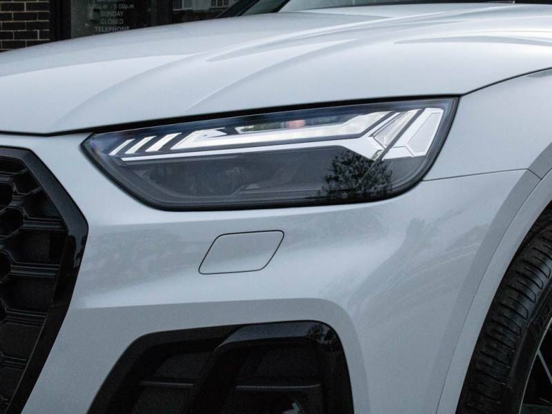 Audi Q5   Registered:2021(21)