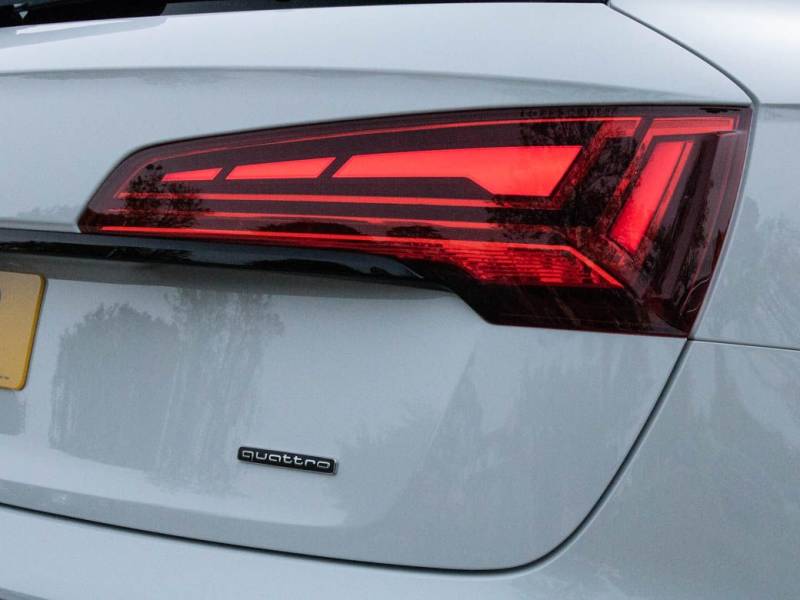 Audi Q5   Registered:2021(21)