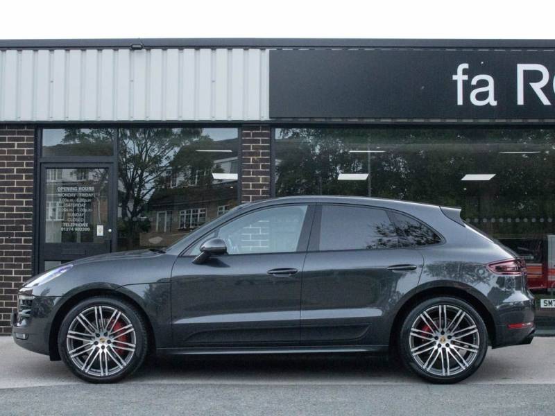 Porsche Macan   Registered:2016(66)