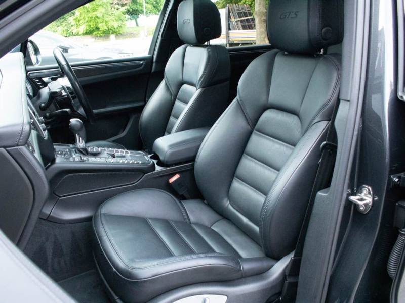 Porsche Macan   Registered:2016(66)