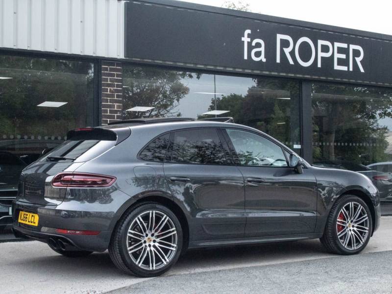 Porsche Macan   Registered:2016(66)