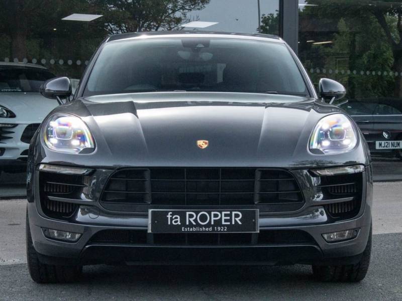 Porsche Macan   Registered:2016(66)