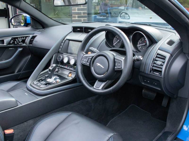 Jaguar F Type   Registered:2017(17)