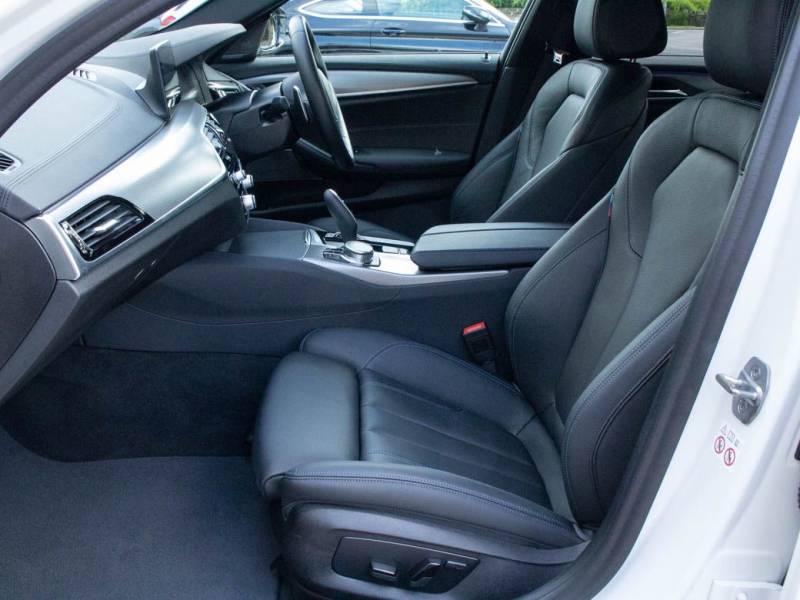 BMW 5 Series   Registered:2019(69)