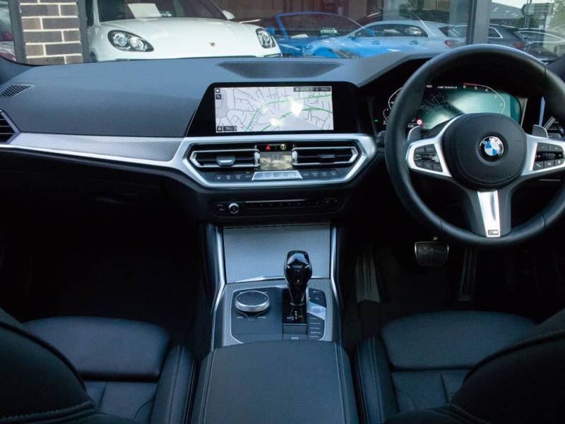 BMW 3 Series   Registered:2020(70)