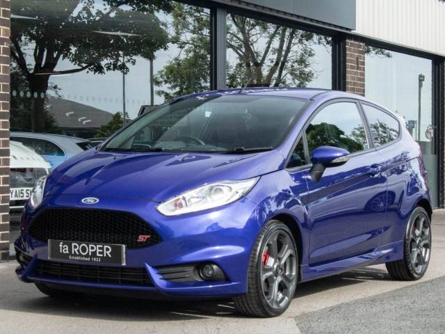 Ford Fiesta 1.6 EcoBoost ST-2 3 door 182ps Hatchback Petrol Deep Impact Blue Metallic