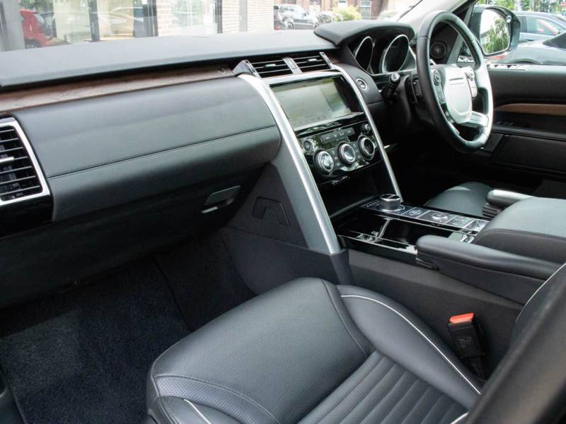 Land Rover Discovery   Registered:2017(67)