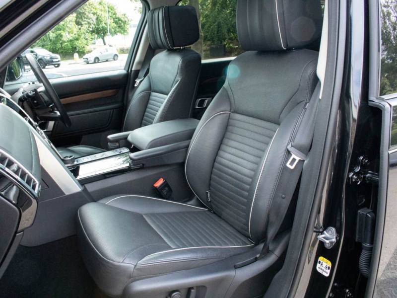 Land Rover Discovery   Registered:2017(67)