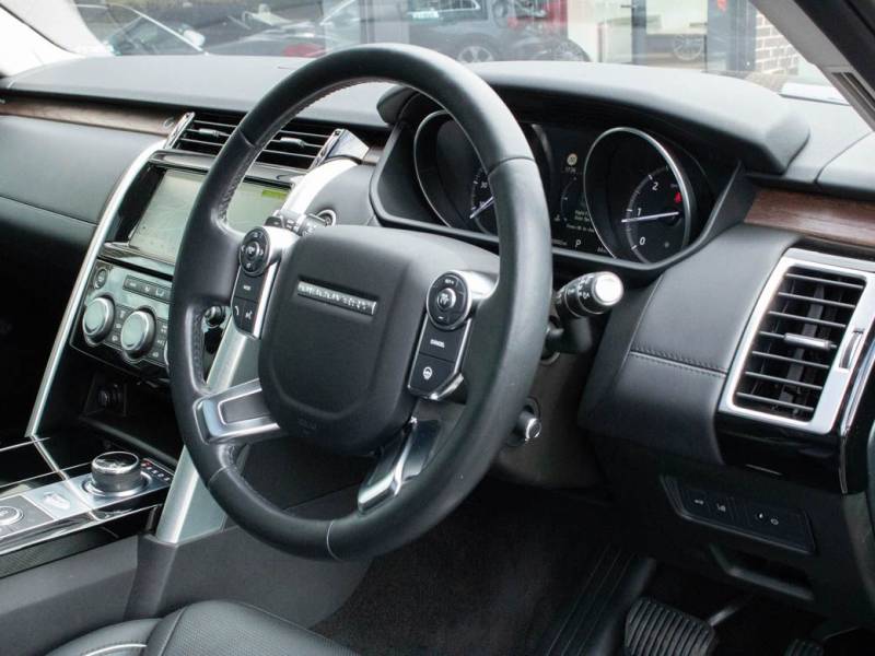 Land Rover Discovery   Registered:2017(67)