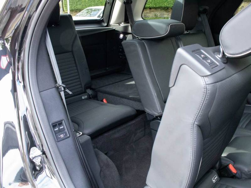 Land Rover Discovery   Registered:2017(67)