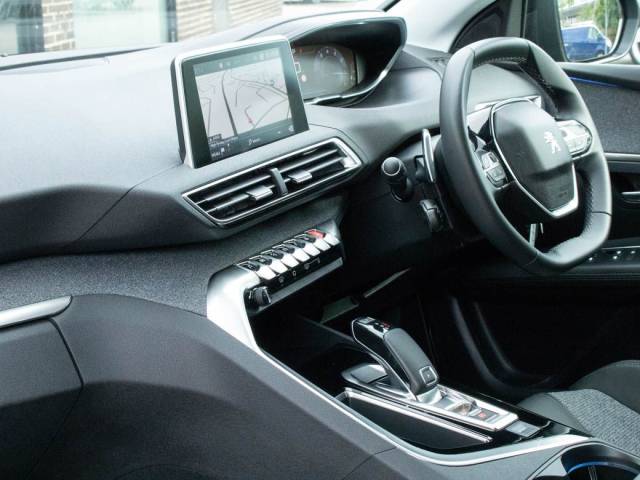 2018 Peugeot 3008 1.2 Puretech Allure EAT6 Automatic 131ps
