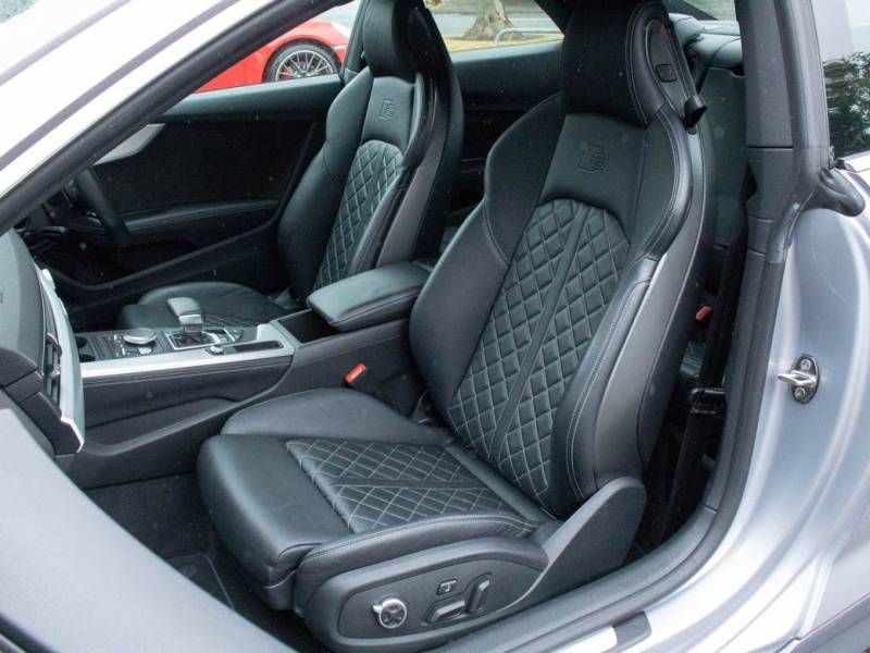 Audi A5   Registered:2017(17)