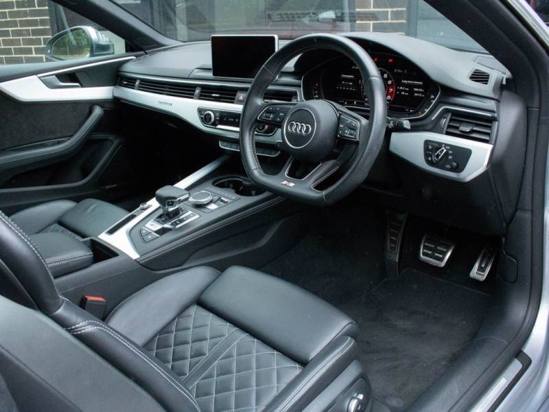 Audi A5   Registered:2017(17)