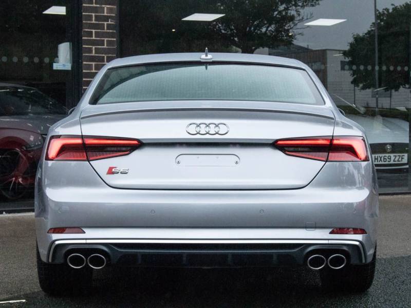 Audi A5   Registered:2017(17)