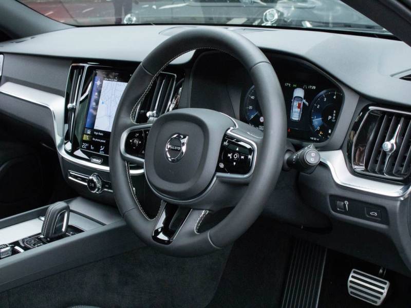 Volvo V60   Registered:2021(21)