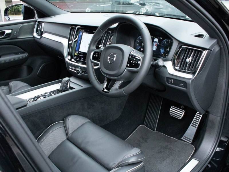 Volvo V60   Registered:2021(21)