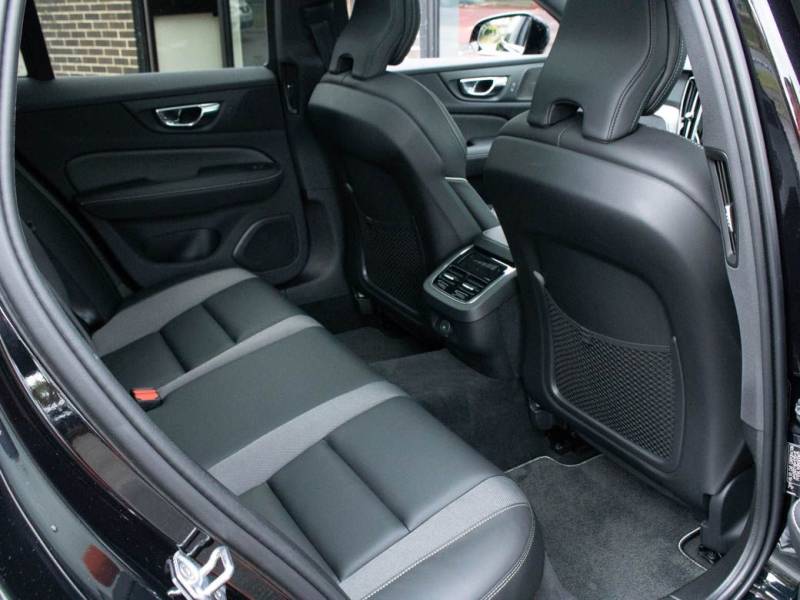 Volvo V60   Registered:2021(21)