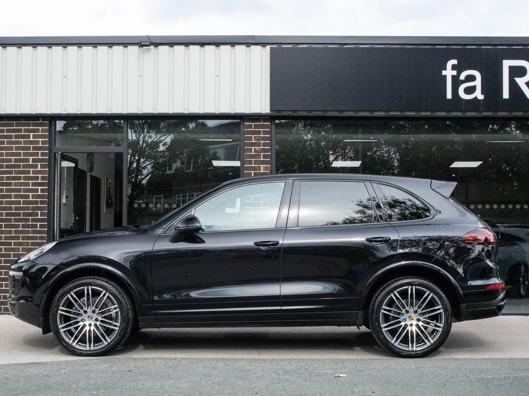 Porsche Cayenne 3.0 TD V6 Platinum Edition Tiptronic S AWD Auto Estate Diesel Jet Black Metallic