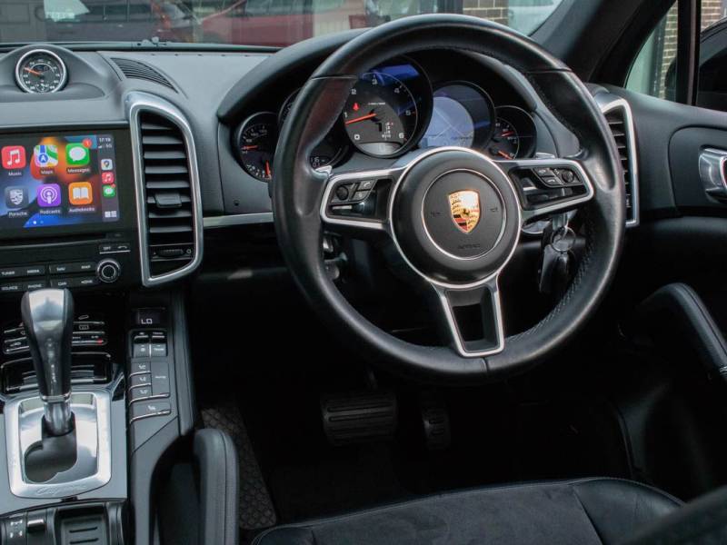 Porsche Cayenne   Registered:2016(66)