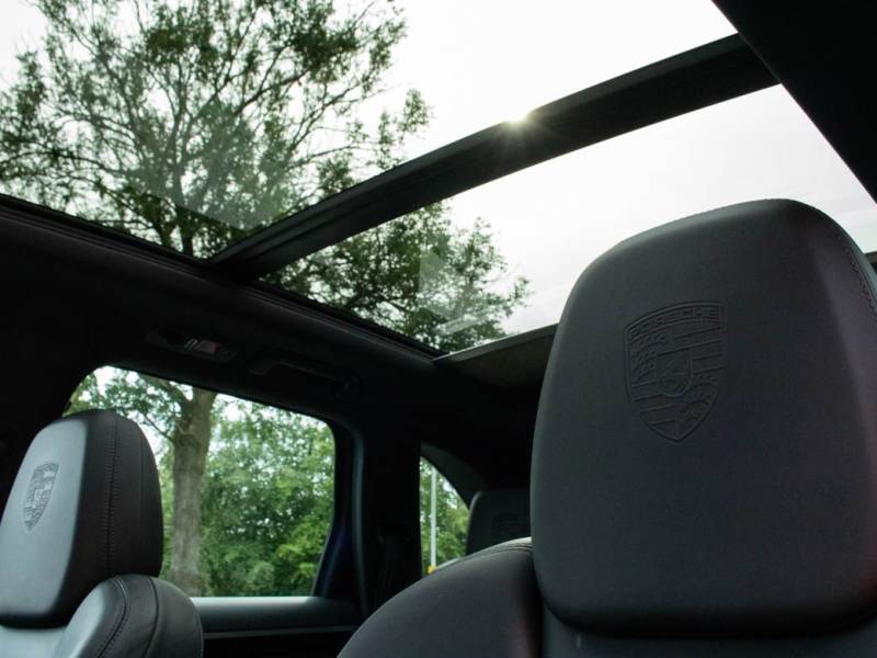 Porsche Cayenne   Registered:2016(66)