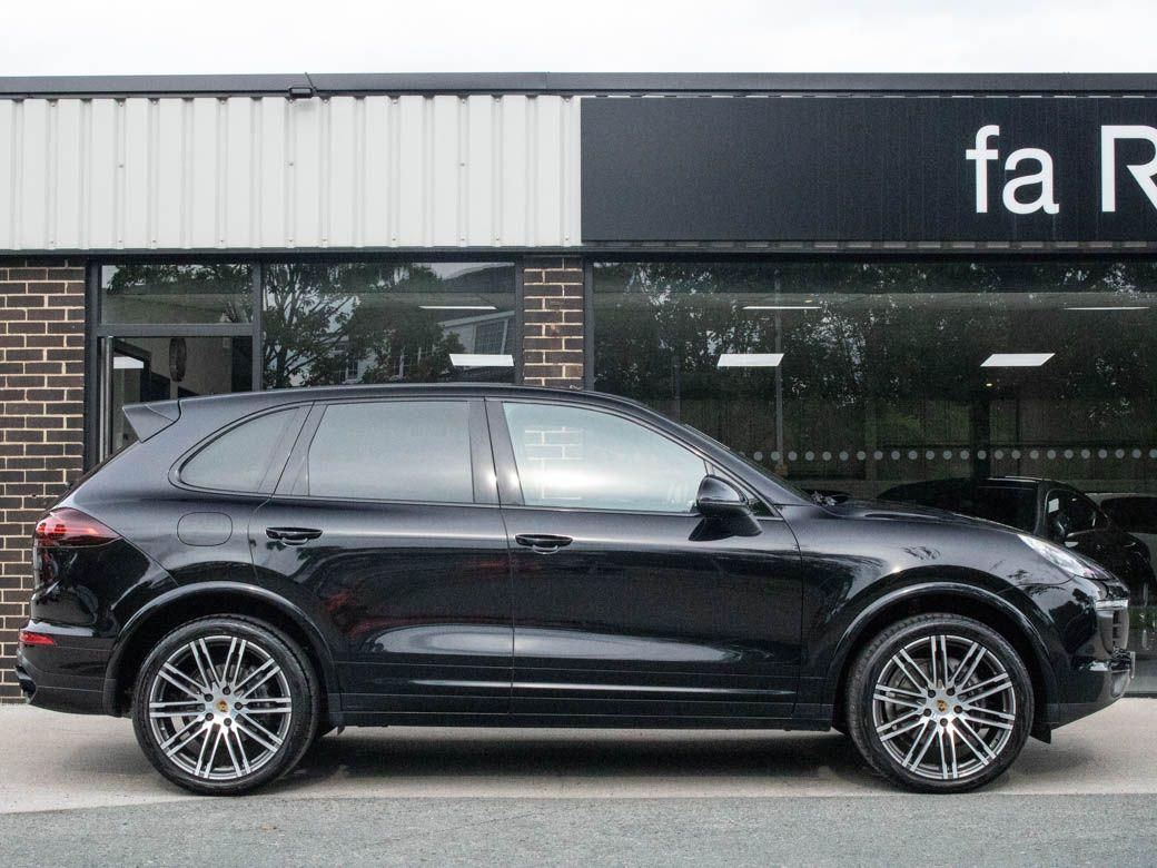 Porsche Cayenne 3.0 TD V6 Platinum Edition Tiptronic S AWD Auto Estate Diesel Jet Black Metallic