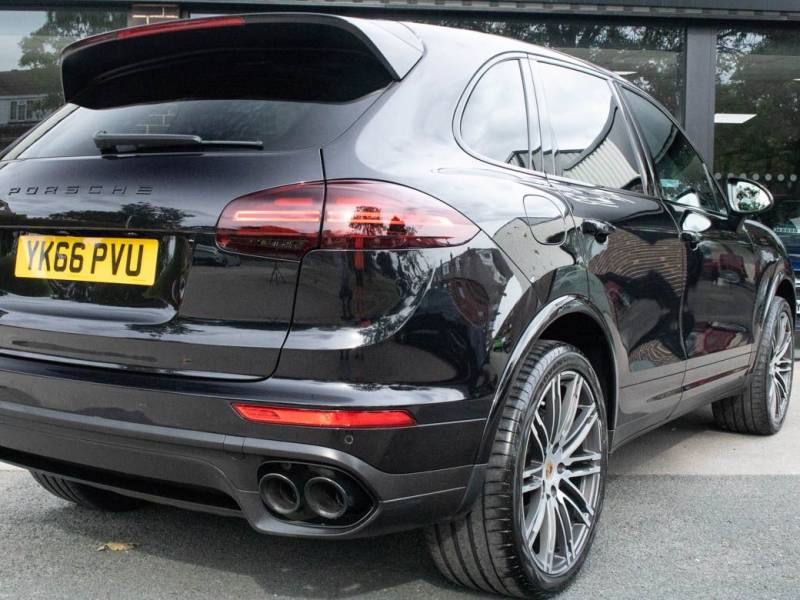 Porsche Cayenne   Registered:2016(66)