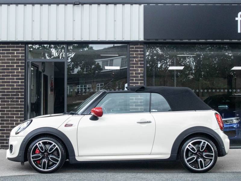 MINI Convertible   Registered:2019(69)