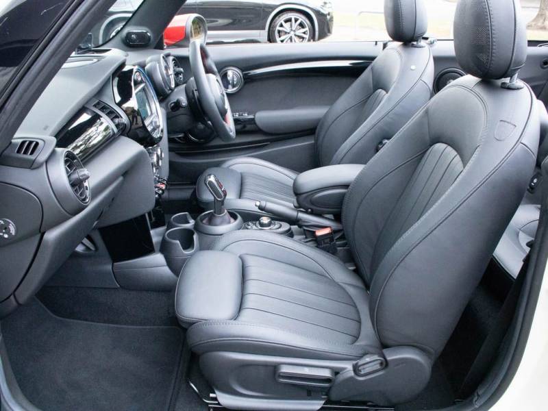 MINI Convertible   Registered:2019(69)