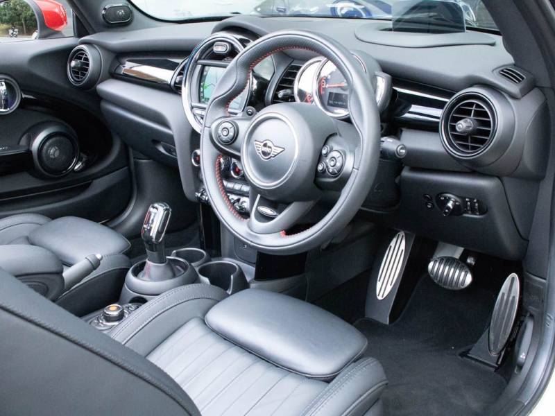 MINI Convertible   Registered:2019(69)