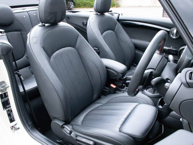 MINI Convertible   Registered:2019(69)