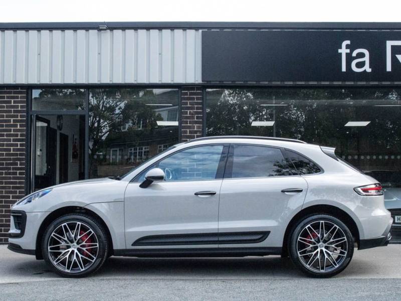 Porsche Macan   Registered:2022(22)