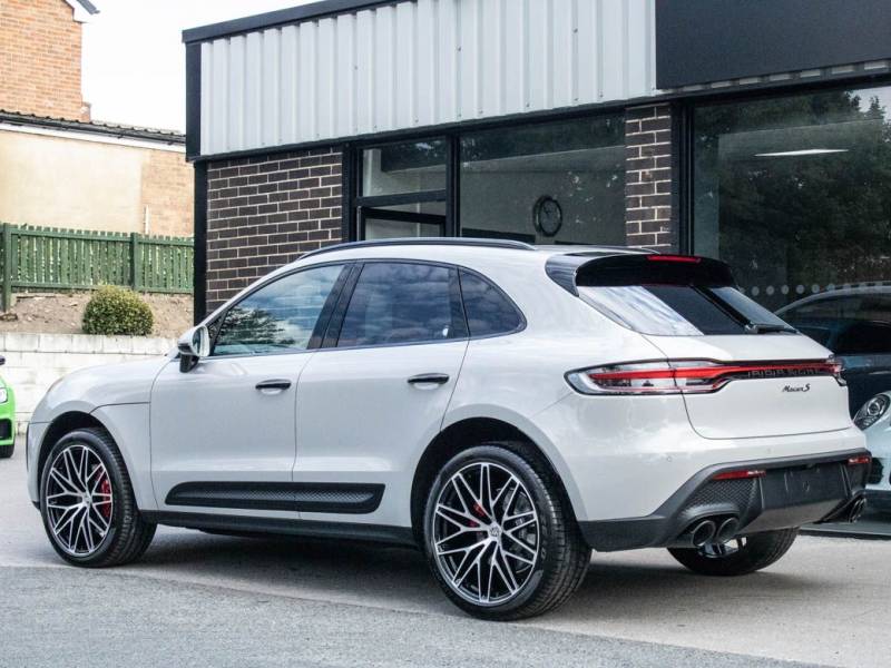 Porsche Macan   Registered:2022(22)
