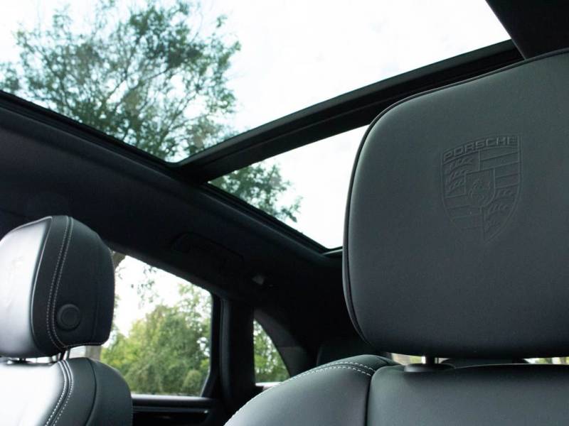 Porsche Macan   Registered:2022(22)