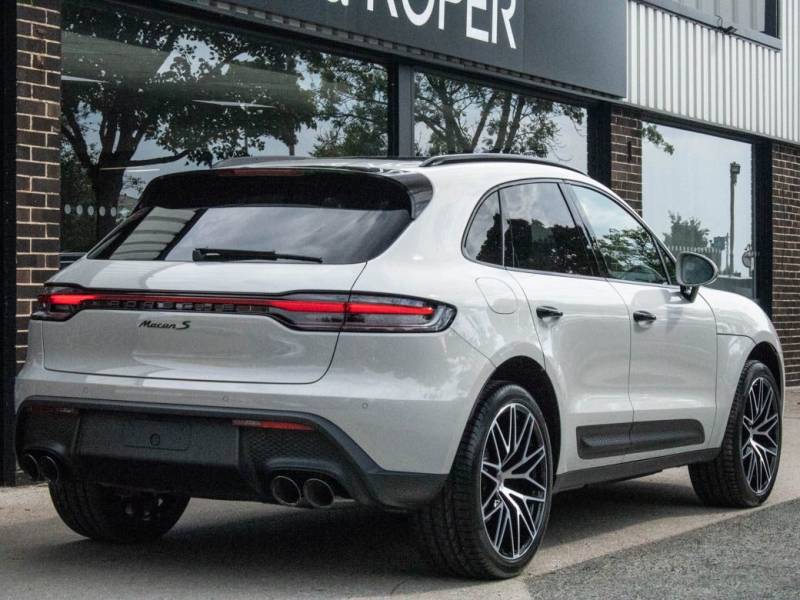Porsche Macan   Registered:2022(22)