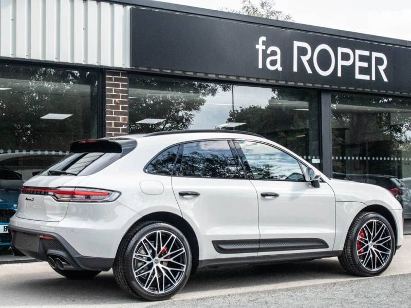 Porsche Macan   Registered:2022(22)