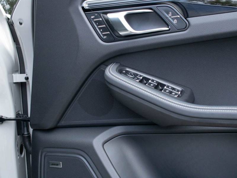 Porsche Macan   Registered:2022(22)