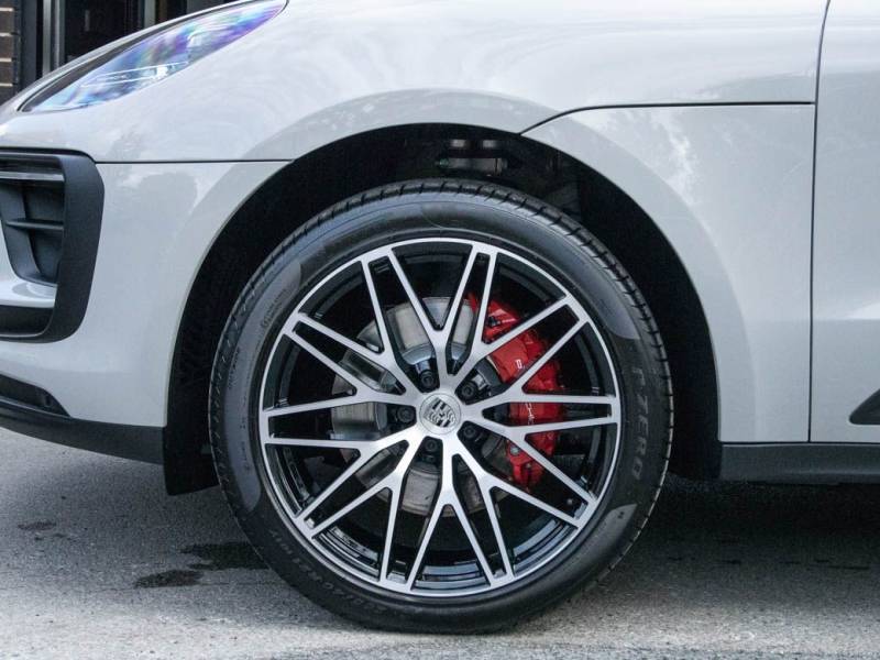 Porsche Macan   Registered:2022(22)