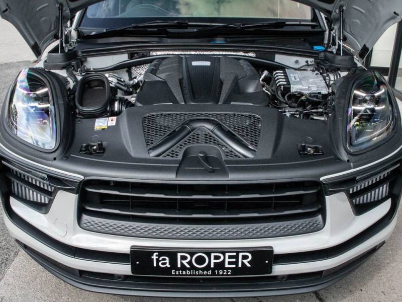 Porsche Macan   Registered:2022(22)