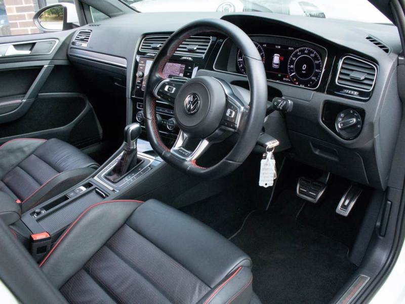 Volkswagen Golf   Registered:2018(18)