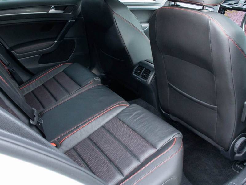 Volkswagen Golf   Registered:2018(18)