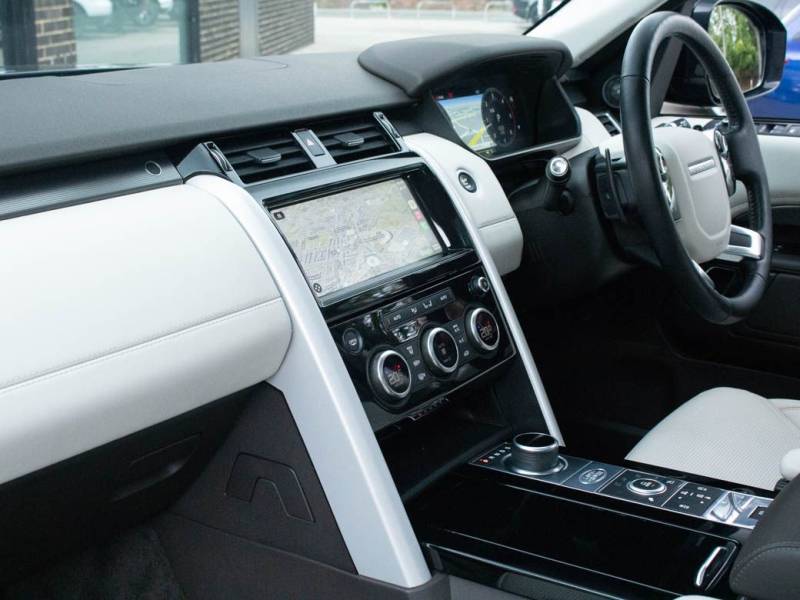 Land Rover Discovery   Registered:2018(68)