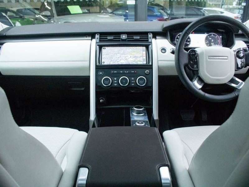 Land Rover Discovery   Registered:2018(68)